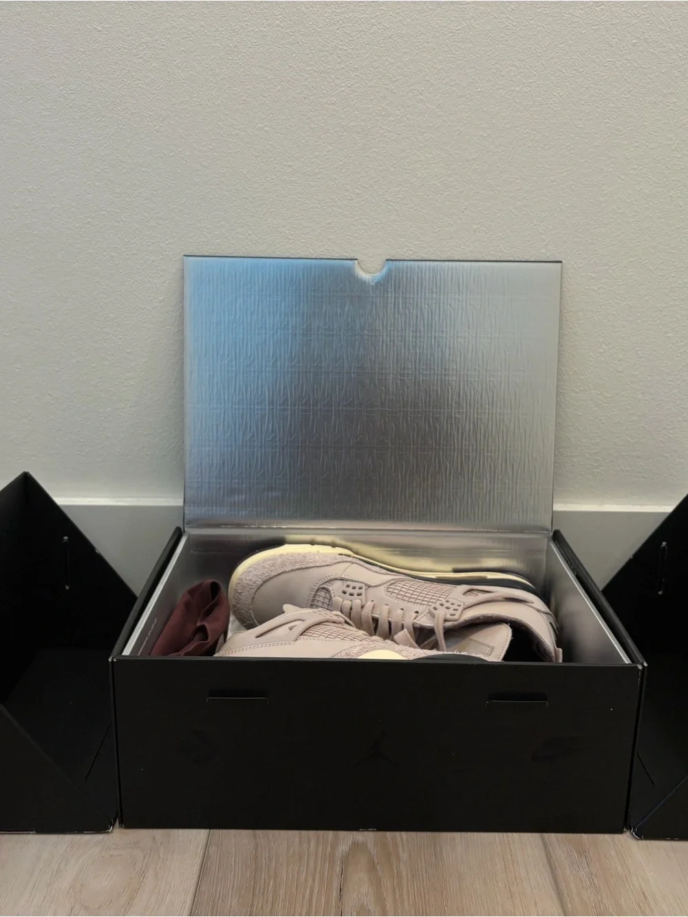 Jordan WMNS Air Jordan 4 Retro OG SP Fossil Stone / Metallic Pewter